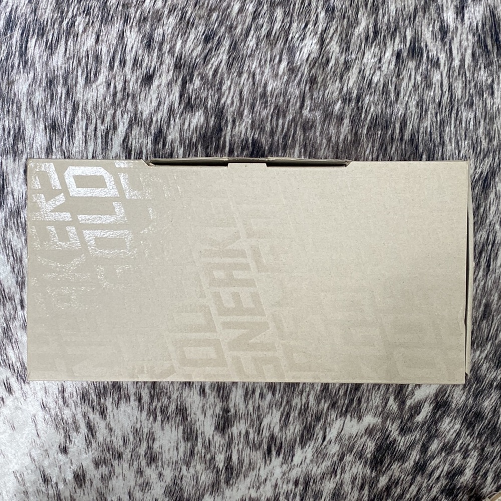 Golden Goose Sneaker box with tissue